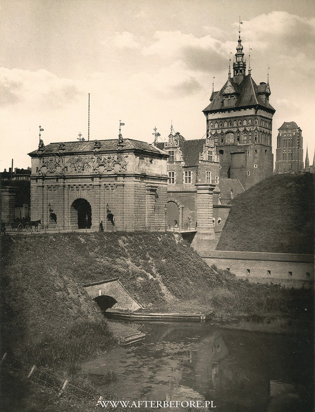 Brama_Wyzynna_before_1894.jpg